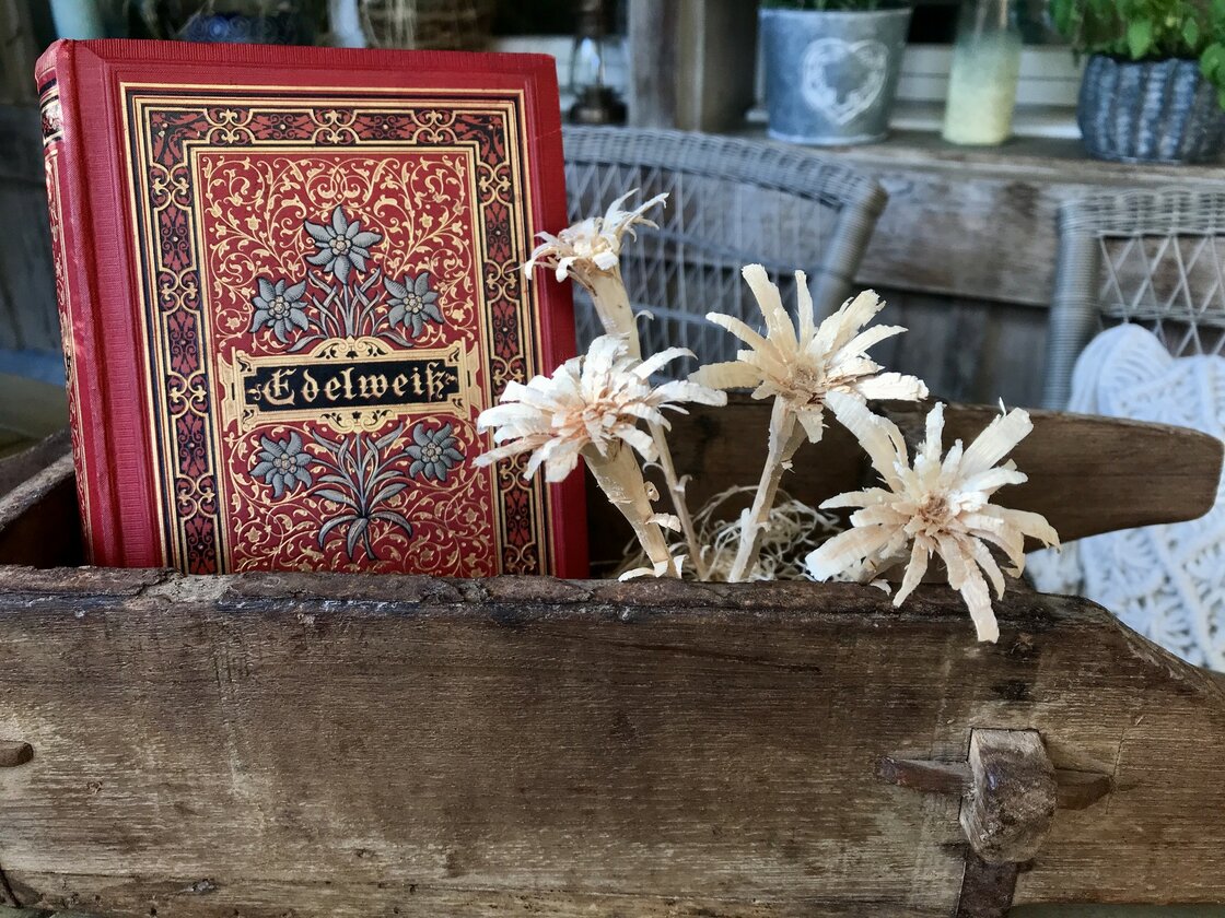 Edelweiss handgeschnitzt